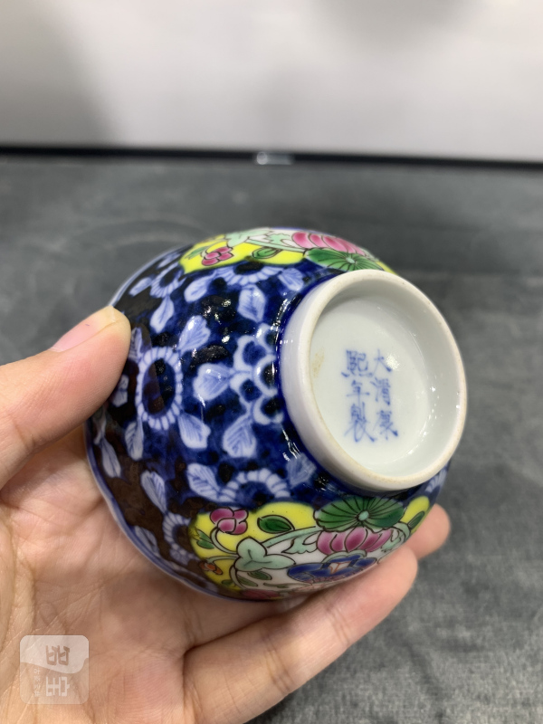清乾隆青花留白开光粉彩莲花观音纹杯碟一套 - 图8